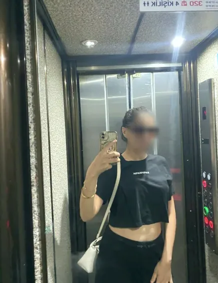 Alma, 33