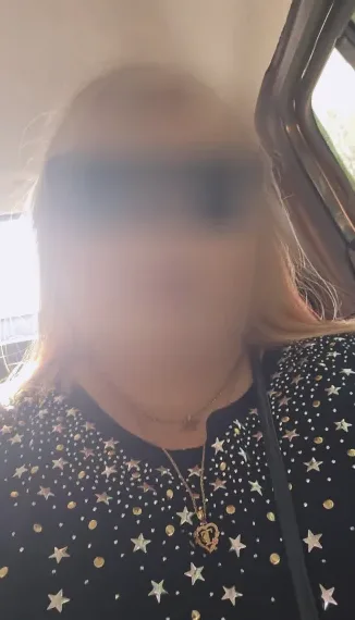 Amina, 25