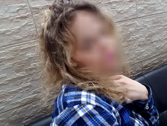 Anna, 33