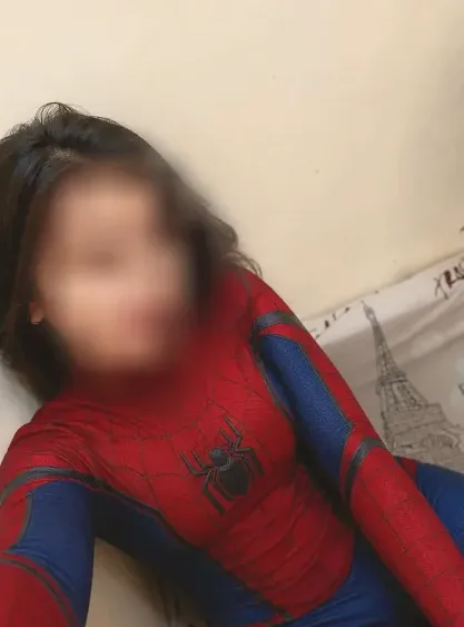 Emilie, 25