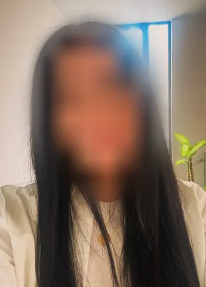 Emilie, 37