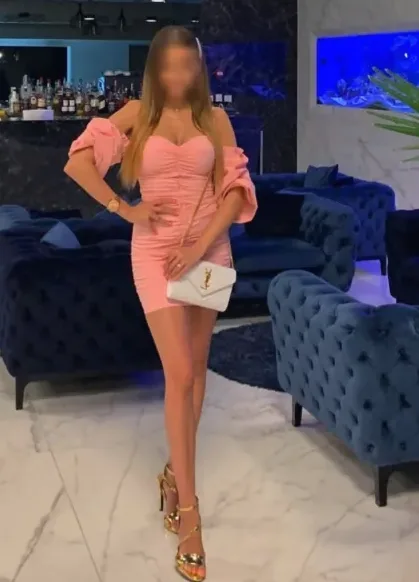 Emma, 25