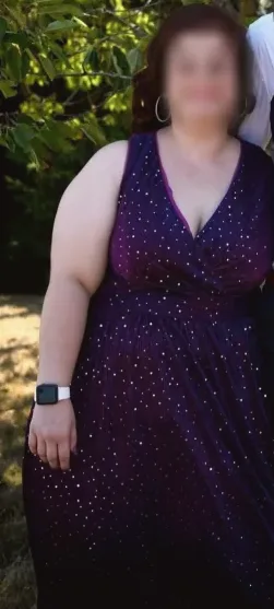 Julie, 29
