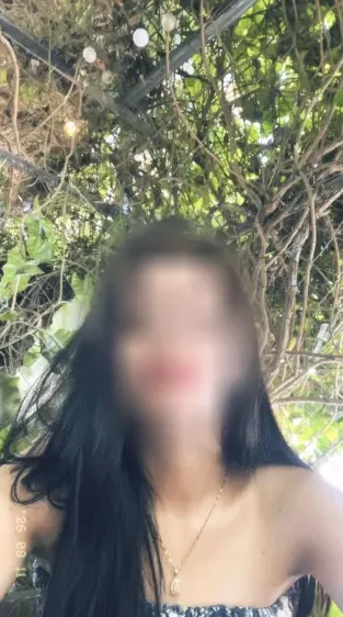 Kamilla, 24