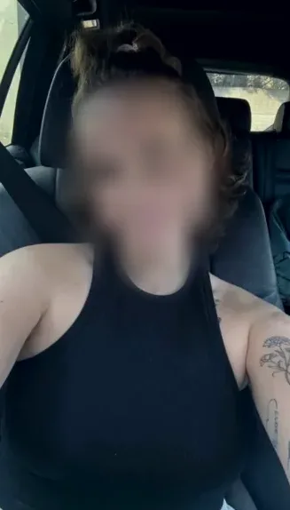 Karoline, 35