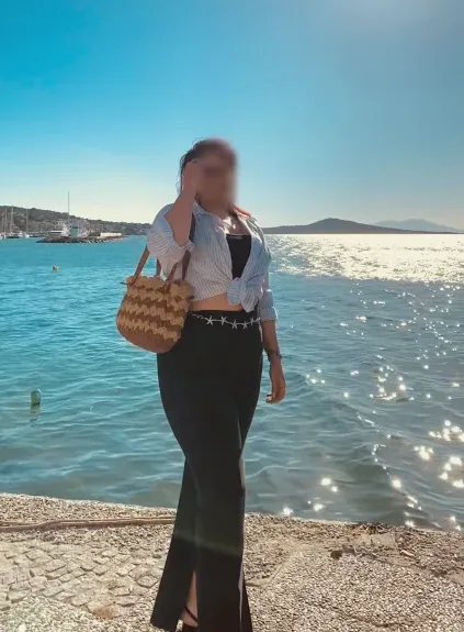 Louise, 26