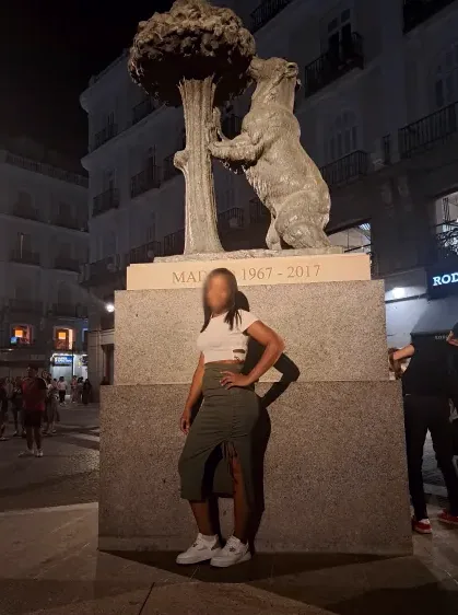 Marianne, 34