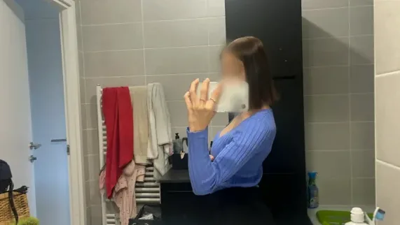 Olivia, 21