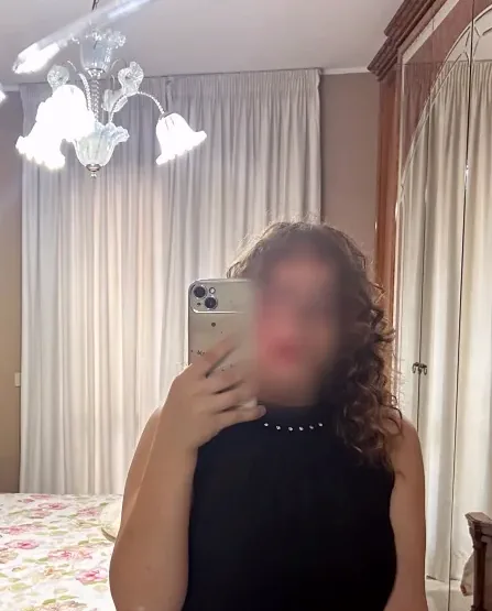 Simone, 21