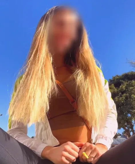 Sofie, 29