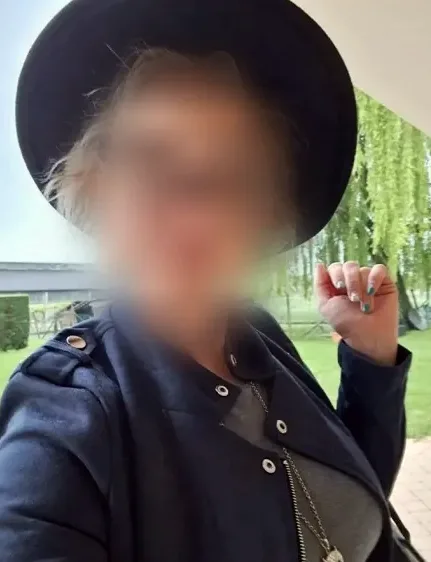 Tina, 33