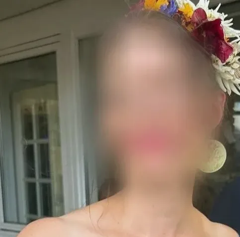 Yasmin, 40