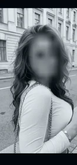 Yasmin, 29